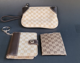 Set of Liz Claiborne bag accessorise, designer bag, wristlet wallet, wallet keychain, monogram driver’s license case,business card holder