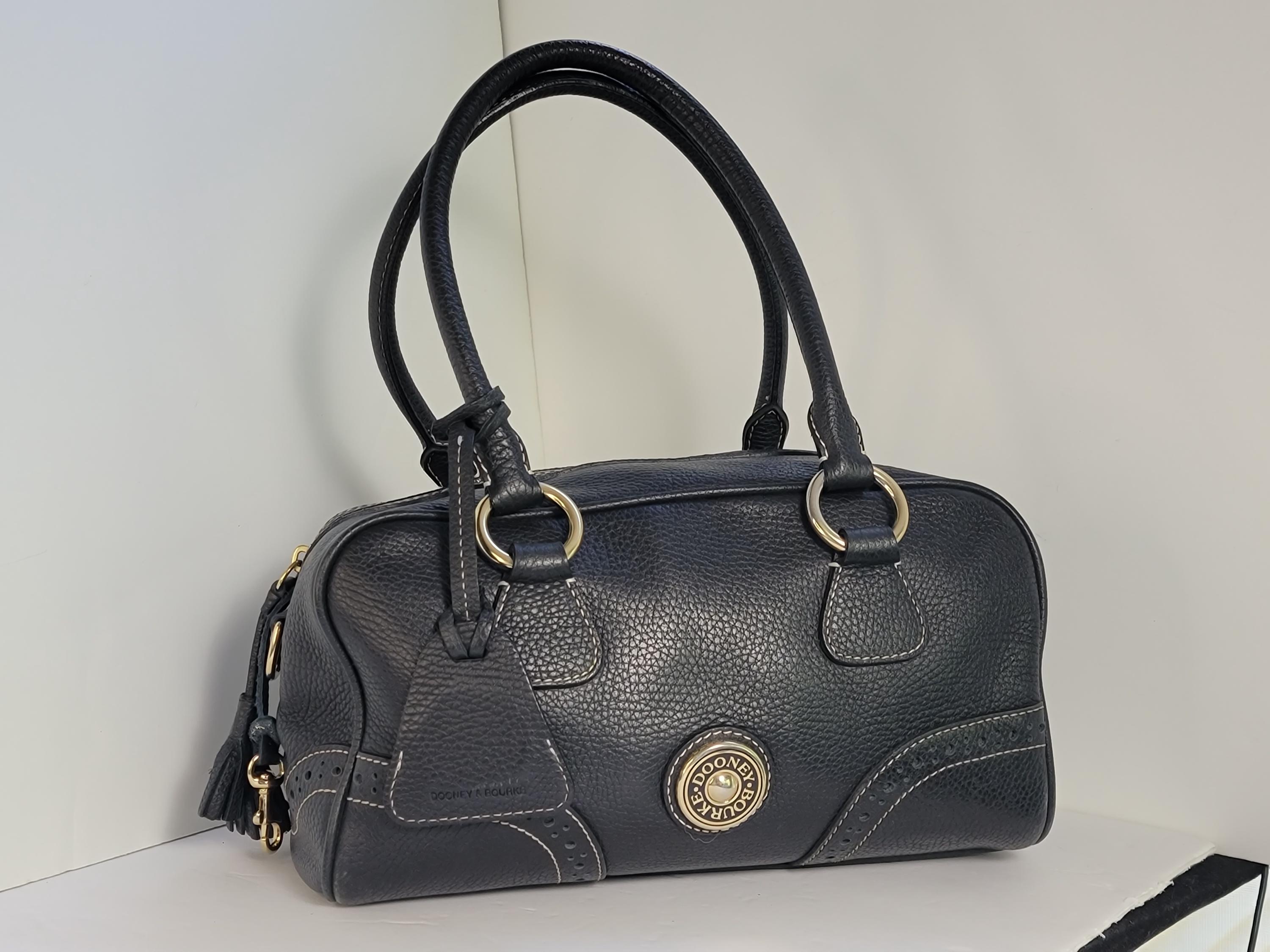 Dooney and bourke doctor bag hotsell