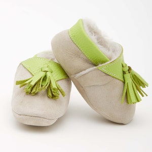 Callizio Unisex Cuero genuino Zapatos de bebé Botines para bebés Botines Accesorio de borla Mocasines para niños Calzado Mocasines Zapatos de cuna Slip-on Verde