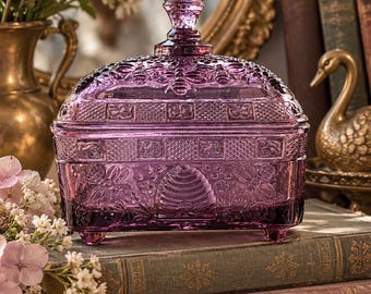 Vintage Tiara Indiana Glass Amethyst Honey Bee Box | Rare Purple Beehive Trinket Candy Dish | Collectible Glass