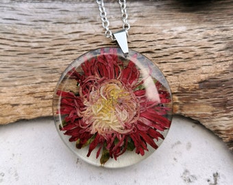 Pressed flower clear resin necklace, transparent terrarium necklace, red aster flower, burgundy flower, dried asters, natural plant necklace