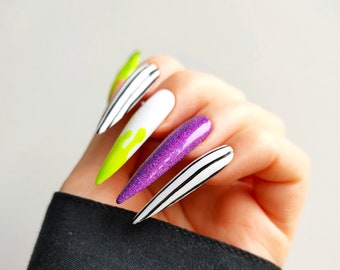 Beetlejuice vibes press-on nails