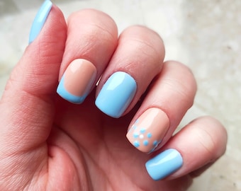 Violets Are Blue press-on nails