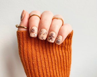 Gingerbread Feast press-on nails