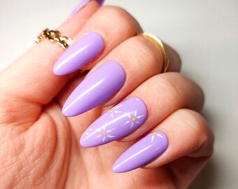 Groundbreaking press-on nails