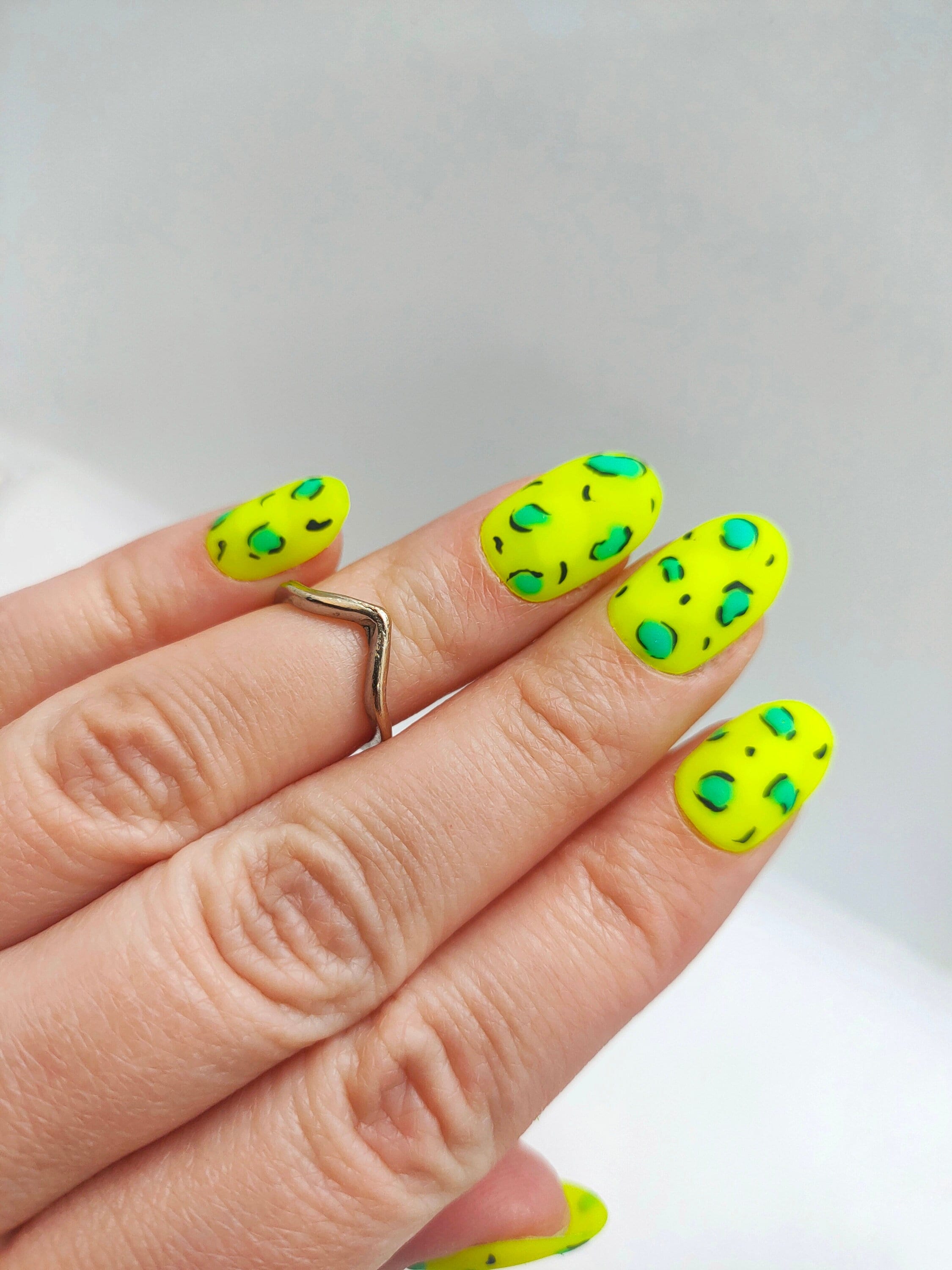 Yellow Leopard press-on nails