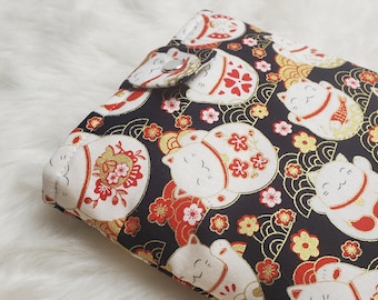 POCHETTE multi-usages : livres, carnets de santé, mangas | Motif Maneki Neko