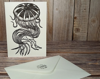 Tarjeta linográfica de medusas: arte original, cartón reciclado