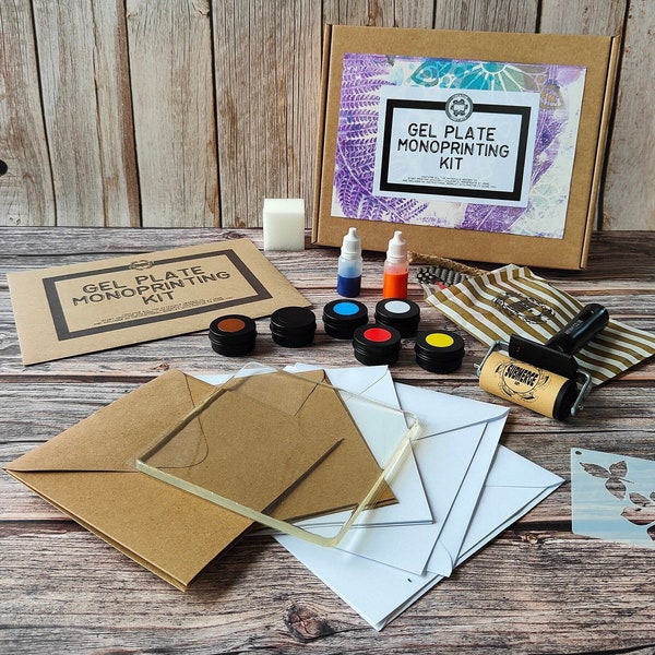 Gel plate printing starter craft kit with genuine, reusable GelliArts gel plate, full instructions and everything you need to get creative.