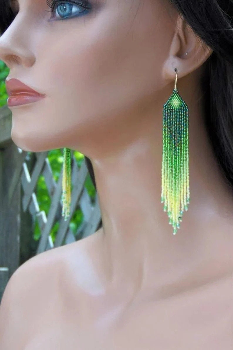 Perlenarbeit Ohrringe | mehrfarbige Ohrringe | Perlen Ohrringe | Ethnische Ohrringe | Native American Cabochon Perlen Ohrringe | Fransen Boho Ohrringe
