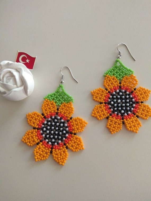 Beaded Sunflower Earrings: Boho Fringe Seed Bead Floral Design