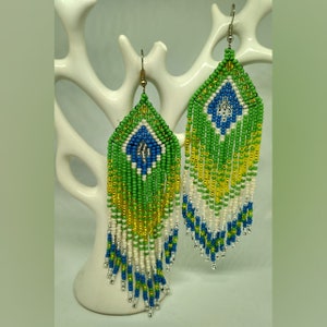 Brincos de miçangas | Brincos longos de festa em cascata | Brincos de miçangas verdes | Brincos boho | Brincos de franjas | Brincos grossos e étnicos