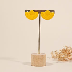 Felgele waaieroorbellen – Handgemaakte statementoorbellen van polymeerklei – Gedurfde retro-sieraden