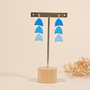 Lichtblauwe ombré-hangoorbellen | Handgemaakte oorbellen van polymeerklei | Lichtgewicht statement-sieraden
