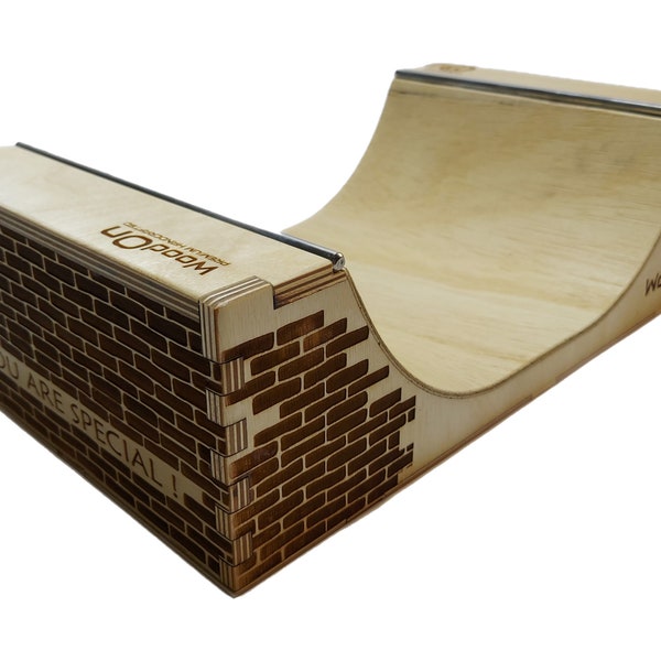 Wooden Fingerboard Half Pipe Black Bricks