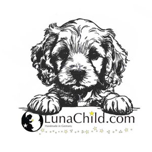 Pode incluir: Ilustração em preto e branco de um cachorrinho espiando por cima de uma superfície com o texto "LunaChild.com" e "Handmade in Germany" abaixo.