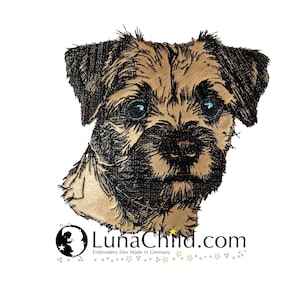 Könnte beinhalten: Eine Schwarzweiß-Zeichnung eines Border-Terrier-Welpen mit blauen Augen. Das Bild ist auf weißem Hintergrund mit dem Text "LunaChild.com" und "Embroidery files Made in Germany" unter dem Welpen.