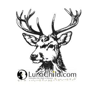Puede incluir: Ilustración en blanco y negro de línea de una cabeza de ciervo con grandes cuernos. La imagen es un archivo de bordado digital para usar con una máquina de coser. El texto "LunaChild.com" está en la parte inferior de la imagen.