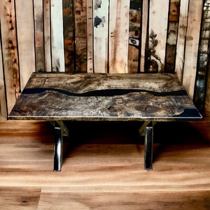 Individueller Epoxy Resin River Schreibtisch - Schwarzer Handgefertigter Schreibtisch - Individueller Live Edge Tisch - Moderne Büromöbel - Made-to-Order in den USA