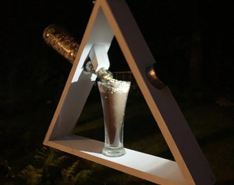 Bierflasche als Futterhäuschen: Pilsnerglas, Solarlicht, Zedernholz