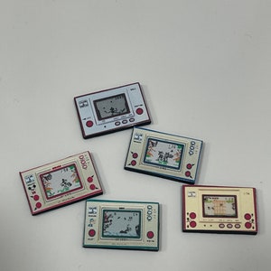 5 pcs Retro Mini Video Game Toy Game and Watch Portable Gamer Miniature Dollhouse Collection (Set 1)