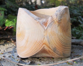 small wooden bowls made from branch forks with great grain