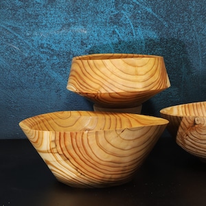 Bowls made of larch wood / large / bowl