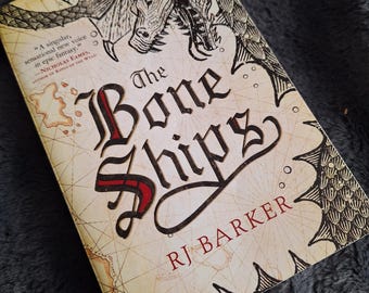USADO "The Bone Ships" de RJ Baker