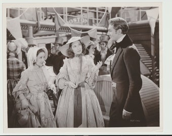 Hijos del mar (1942) Foto de película antigua de Bessie Love, Valerie Hobson y Michael Redgrave de la película de la década de 1940
