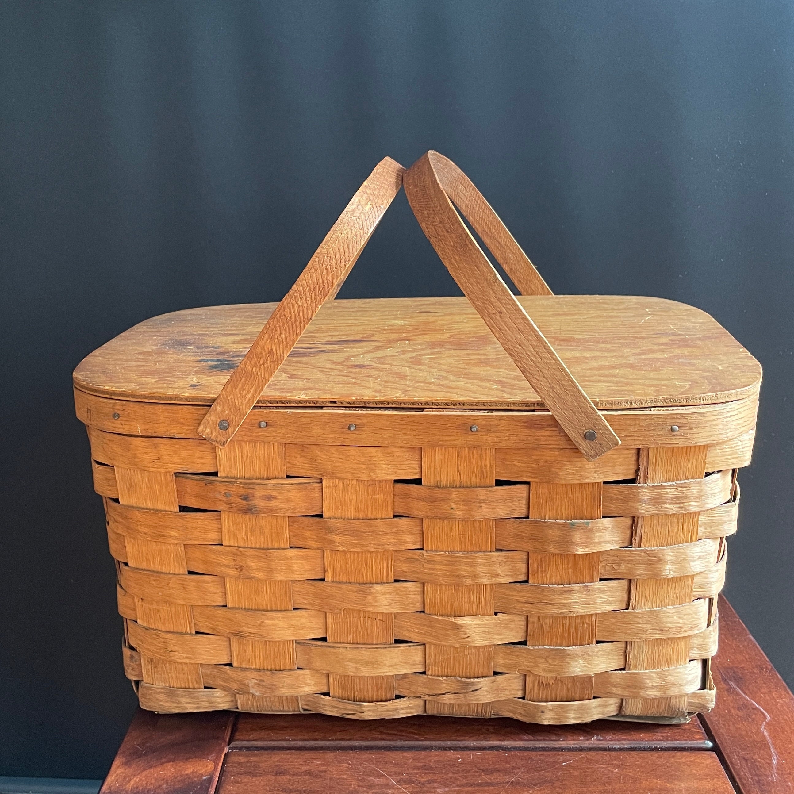 Vintage Woven Picnic Basket Hinged Wood Lid 19
