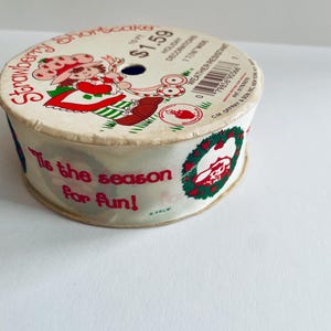 Vintage Strawberry Shortcake Holiday Decoration Craft Gift Wrap Ribbon 1 7/16&quot; Wide x 10 Feet &quot;Tis the Season for Fun&quot; Wreath