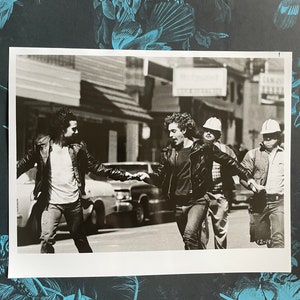 Made in USA (1987) Vintage Movie Photo of Chris Penn, Adrian Pasdar running on the street from 1980s Adventure Comedy Crime Film