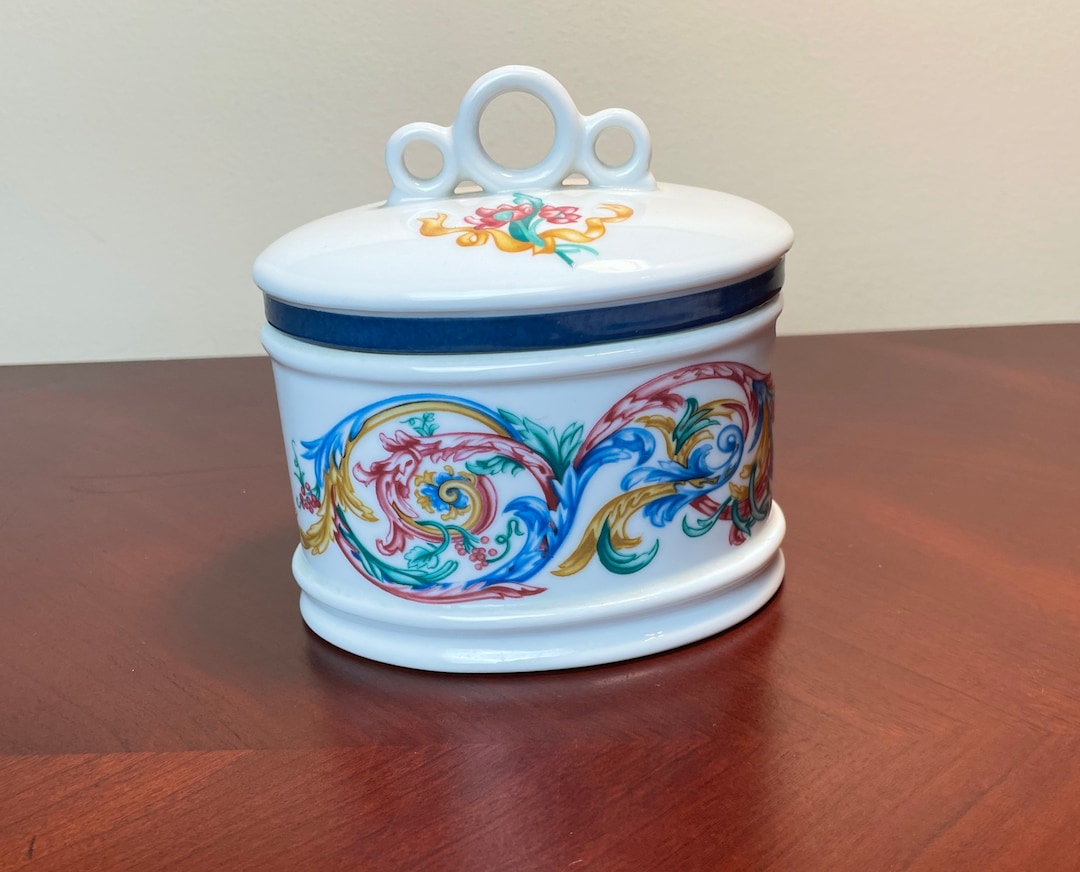 Vintage Elizabeth Arden Porcelain Trinket Box: Palais De