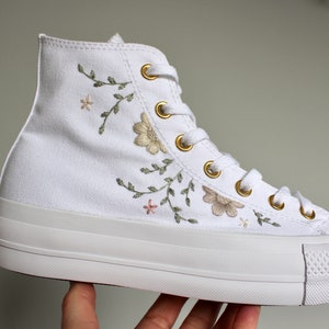Anpassade broderade Converse-platåskor med hög topp