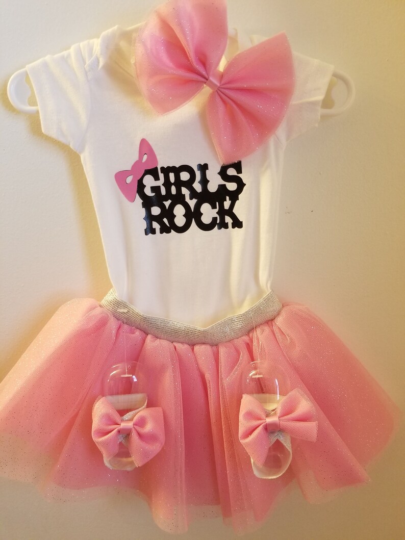 Rock Girl Outfit With Hair and Feet Bow. - Etsy