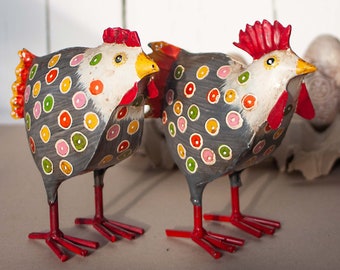 Hahn und Henne aus Metall | 2er Set | Hühnerpaar grau bunt | Metallhühner | Osterdekoration | Handarbeit |  16 x 5 x 16 cm | Huhn | Hühner