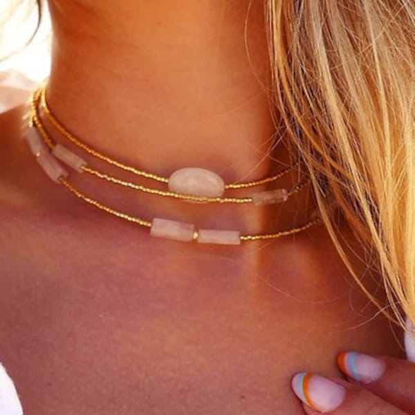 Choker en perle plaqué or 24 carats et pierre Quartz Rose fermoir en gold filled 14k