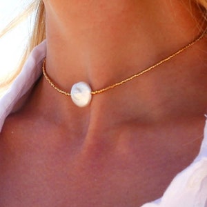 Collier/ Ras de cou perles plaqué Lub 18 karatów i prawdziwy perle d&#39;eau douce