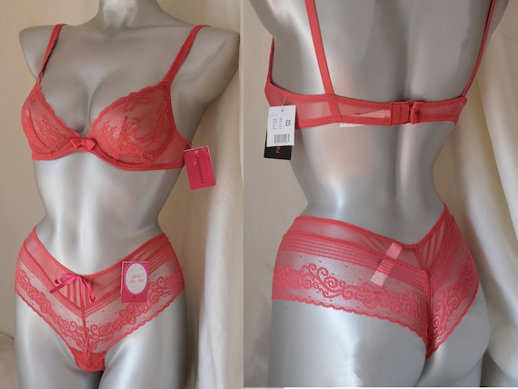 Victoria's Secret Red Bra  Red bra, Bra, Victoria's secret