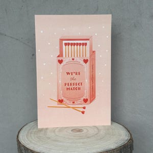 Grußkarte „We’re the Perfect Match“ – Romantische Liebeskarte mit Streichholz-Design