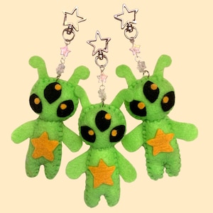Felt alien keychains