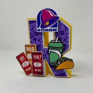 Letra 3D Taco Bell, Letra 3D Personalizada Taco Bell, Decoração de Festa de Aniversário com Molho Taco, Amante de Taco, Festa de Aniversário Taco Bell, Letra de Nome 3D