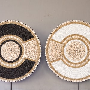 Einzigartige Sea Shell Black Beige Halskette Dekor, Halloween Geschenk, Handmade Papua Tribes Dekorative Halskette, Wanddekoration, Boho Primitive Stammeskunst