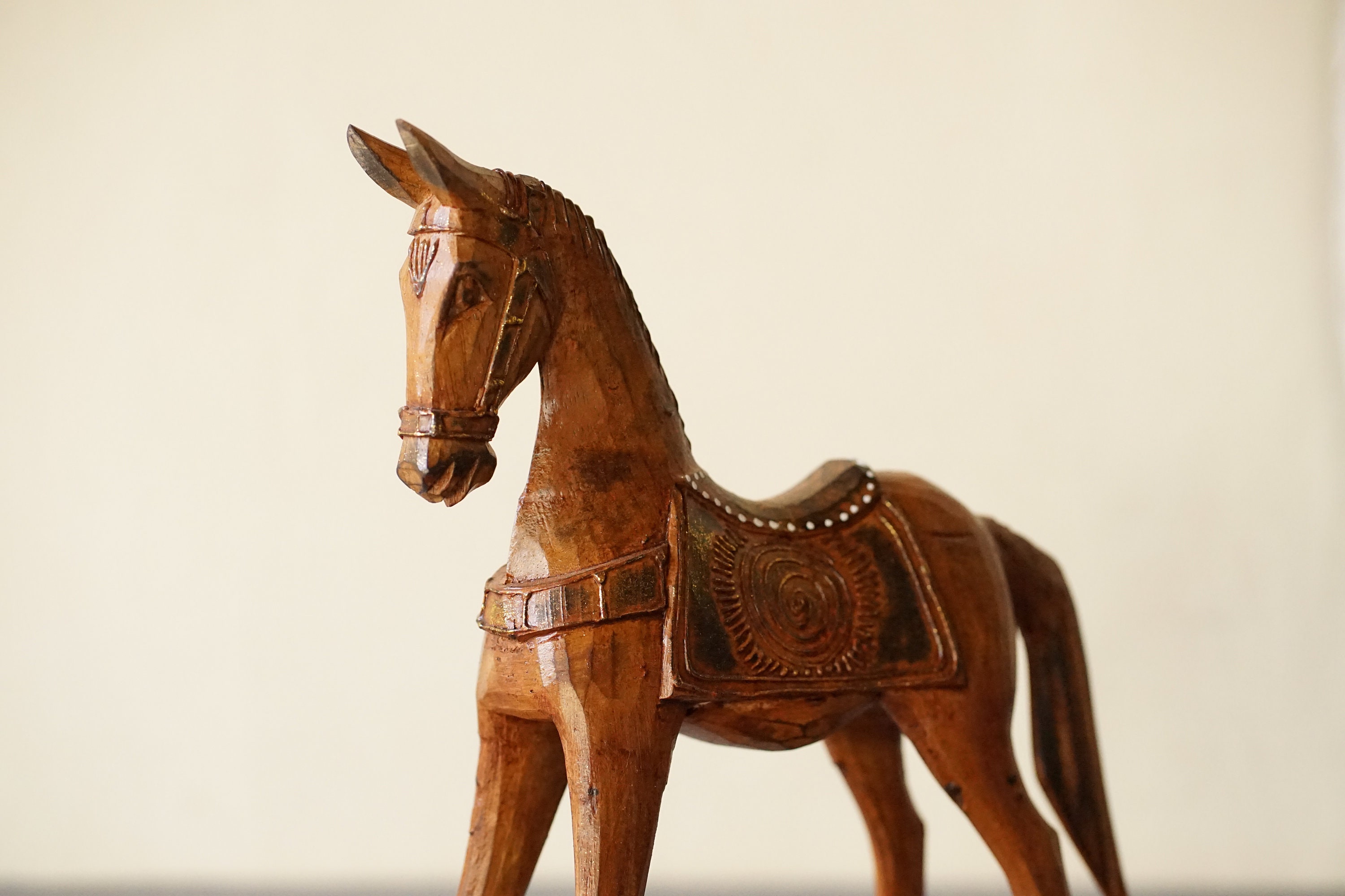 木製ロッキングホース アンティークブラウンカラー、ユニークな