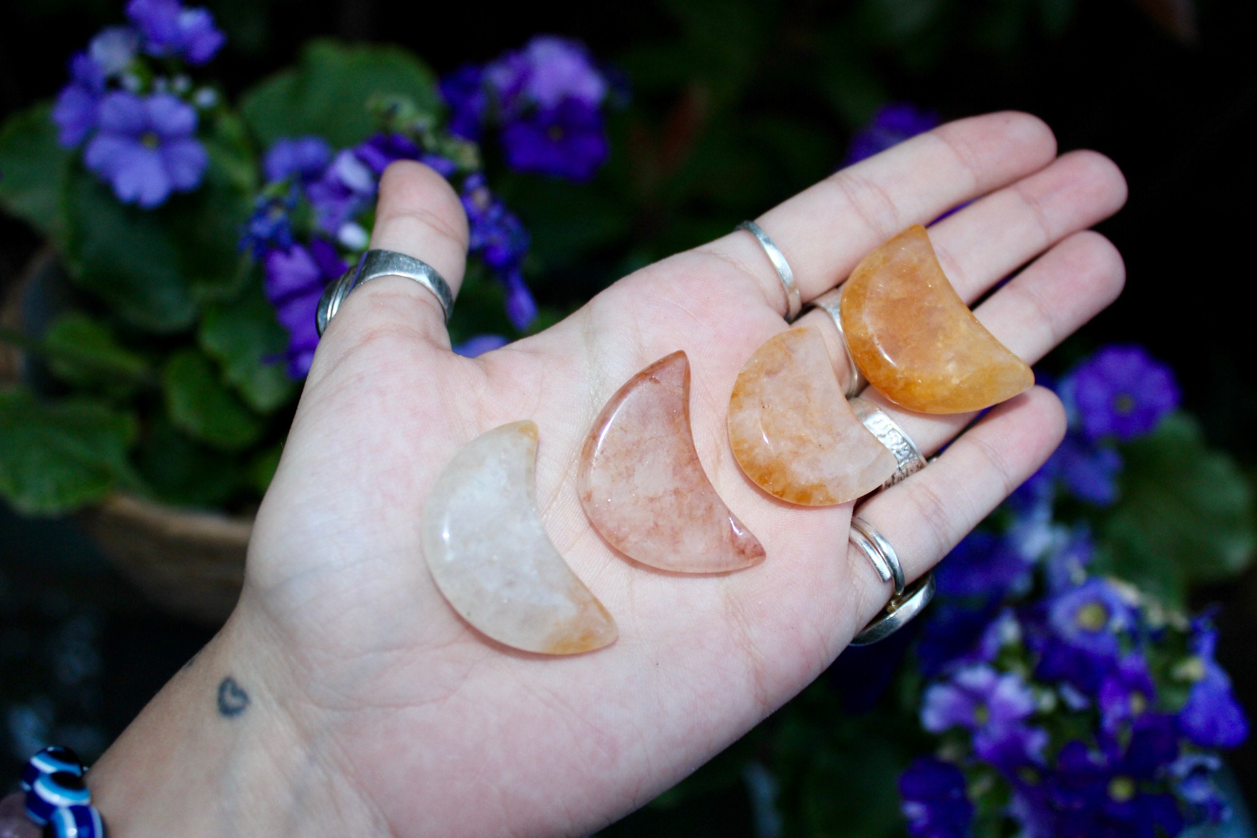 Guérisseur d'or/Sculpture de Lune Quartz Hématoïde Du Brésil