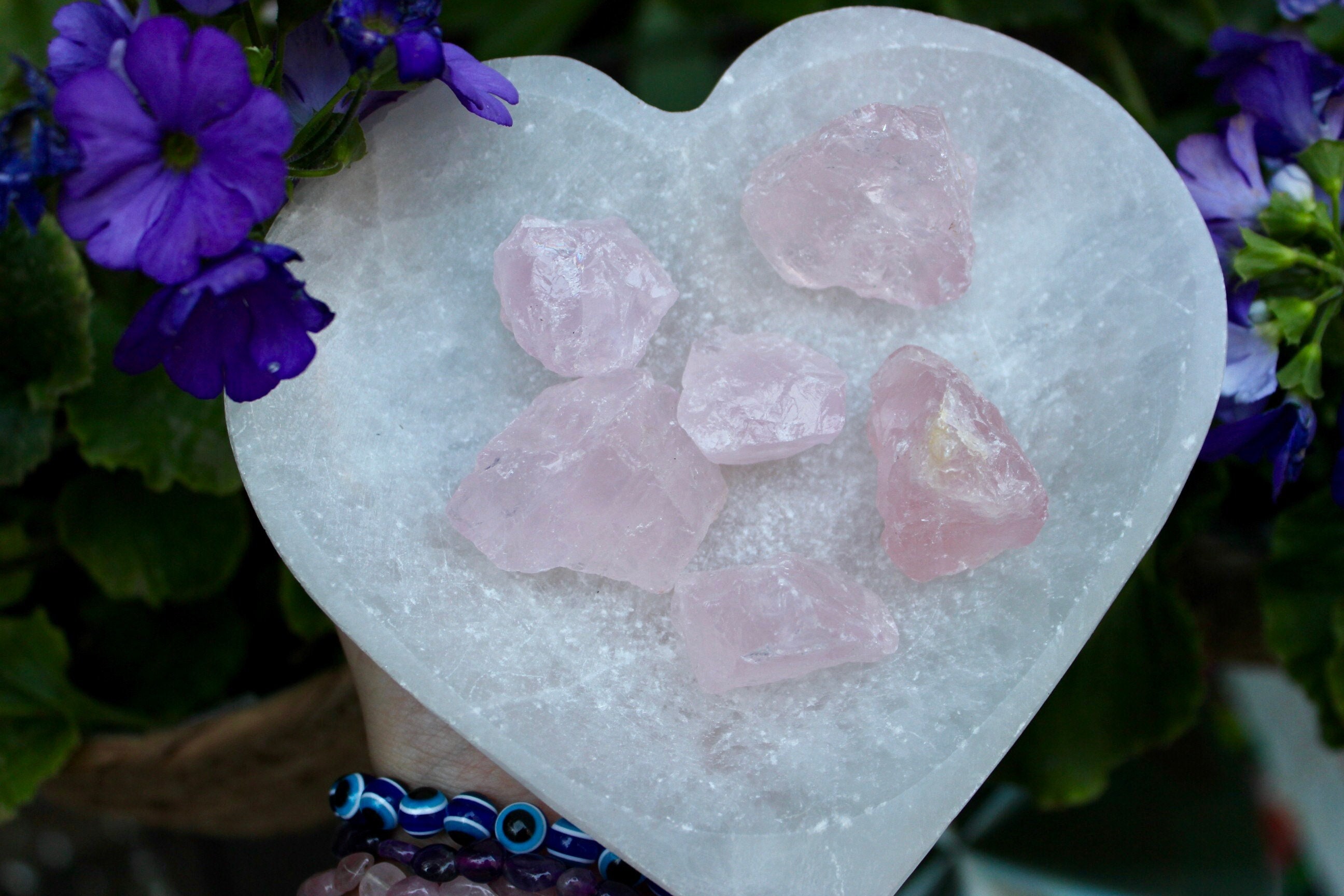 Quartz Rose Brut. Quartz Rose Brute