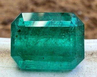 6.28カラット ザンビア産エメラルド：グリーンジュエリー用宝石。12.4x9.6x6.1 mm