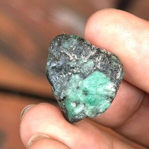 36.ct Natural Emerald Raw Specimen Emerald rough, Raw emerald gemstone, Loose emerald For Making Jewelry Gemstone, Emerald Rough 25x18x17MM