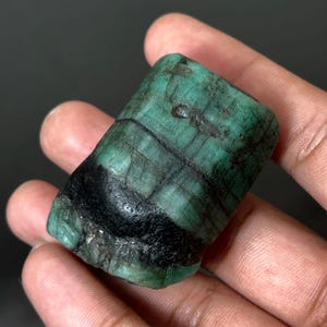 151ct Natural Emerald Raw, Specimen Emerald rough, Raw emerald gemstone, Loose emerald For Making Jewelry Gemstone, Emerald Rough 46*30*25MM