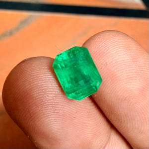Esmeralda de Zambia de 3,43 quilates: gema verde natural (9,6 x 7,6 x 6,6 mm)